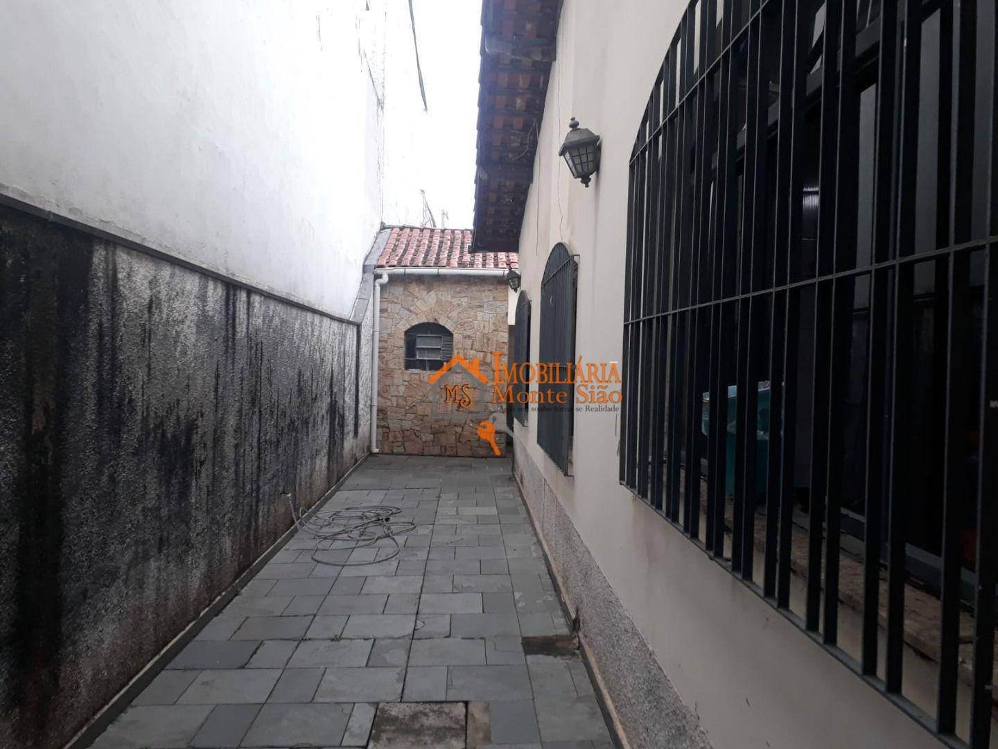 Casa à venda com 3 quartos, 200m² - Foto 3