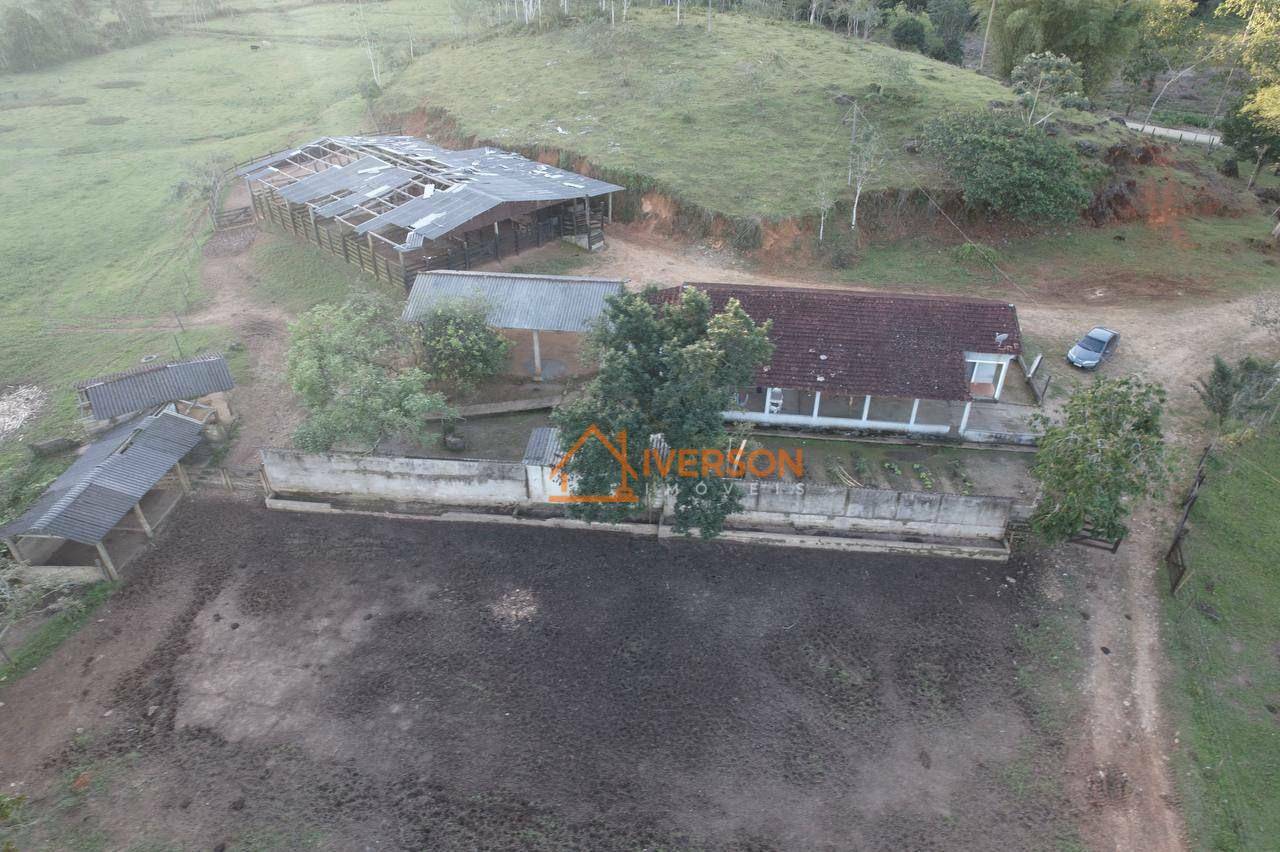 Fazenda à venda com 5 quartos, 500m² - Foto 7