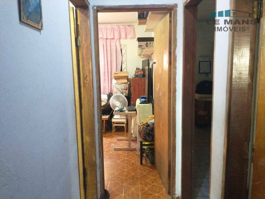 Casa à venda com 4 quartos, 136m² - Foto 4