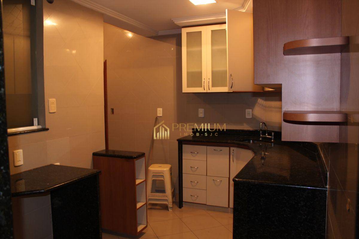 Apartamento à venda com 3 quartos, 145m² - Foto 2