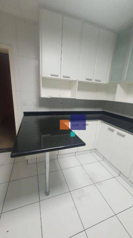 Casa à venda com 3 quartos, 190m² - Foto 2