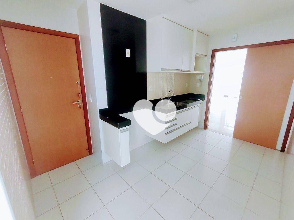 Apartamento à venda com 3 quartos, 135m² - Foto 9