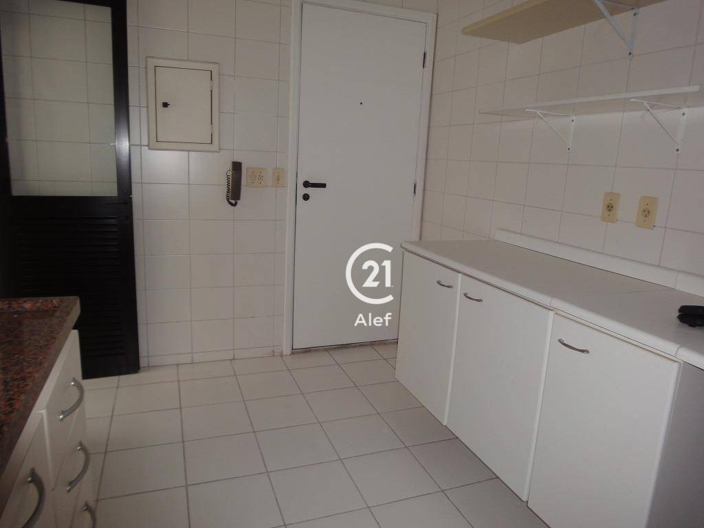 Apartamento para alugar com 3 quartos, 110m² - Foto 19