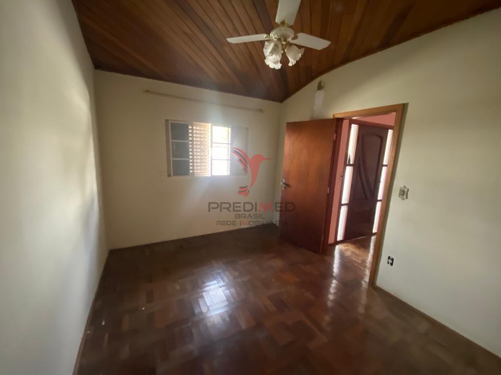 Casa à venda com 4 quartos, 108m² - Foto 2