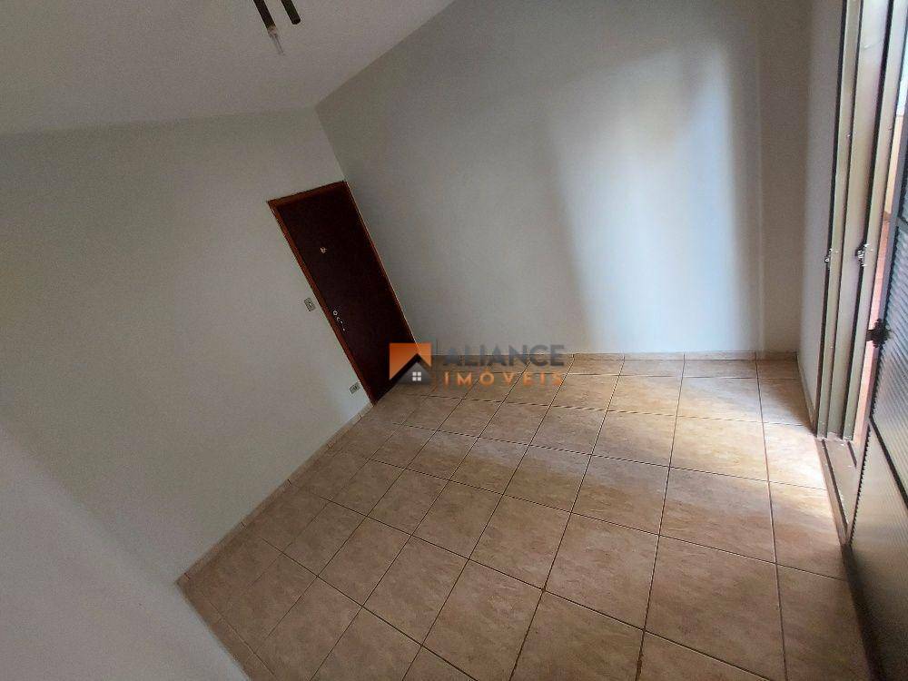 Apartamento para alugar com 3 quartos, 120m² - Foto 12