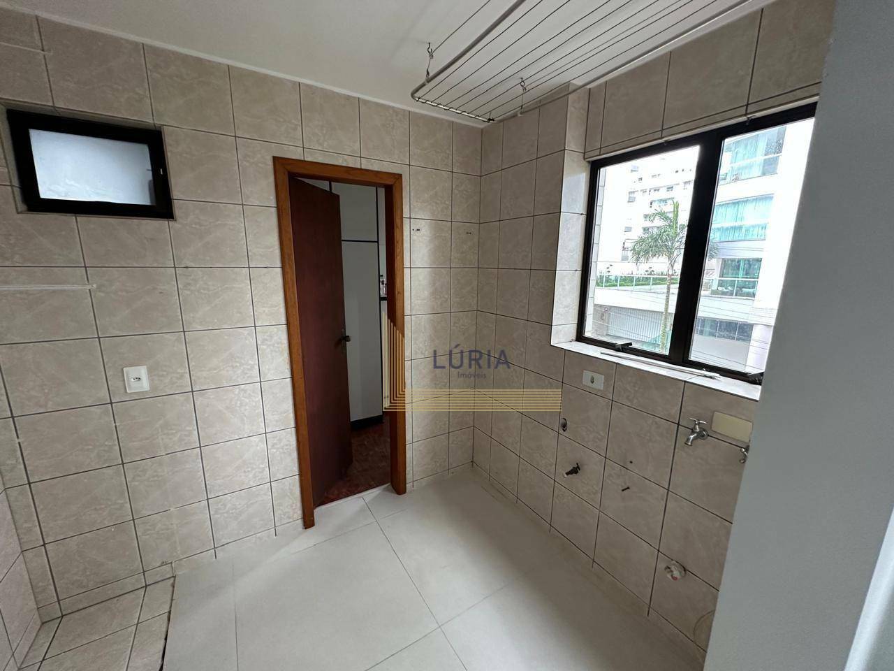 Apartamento à venda com 3 quartos, 118m² - Foto 8