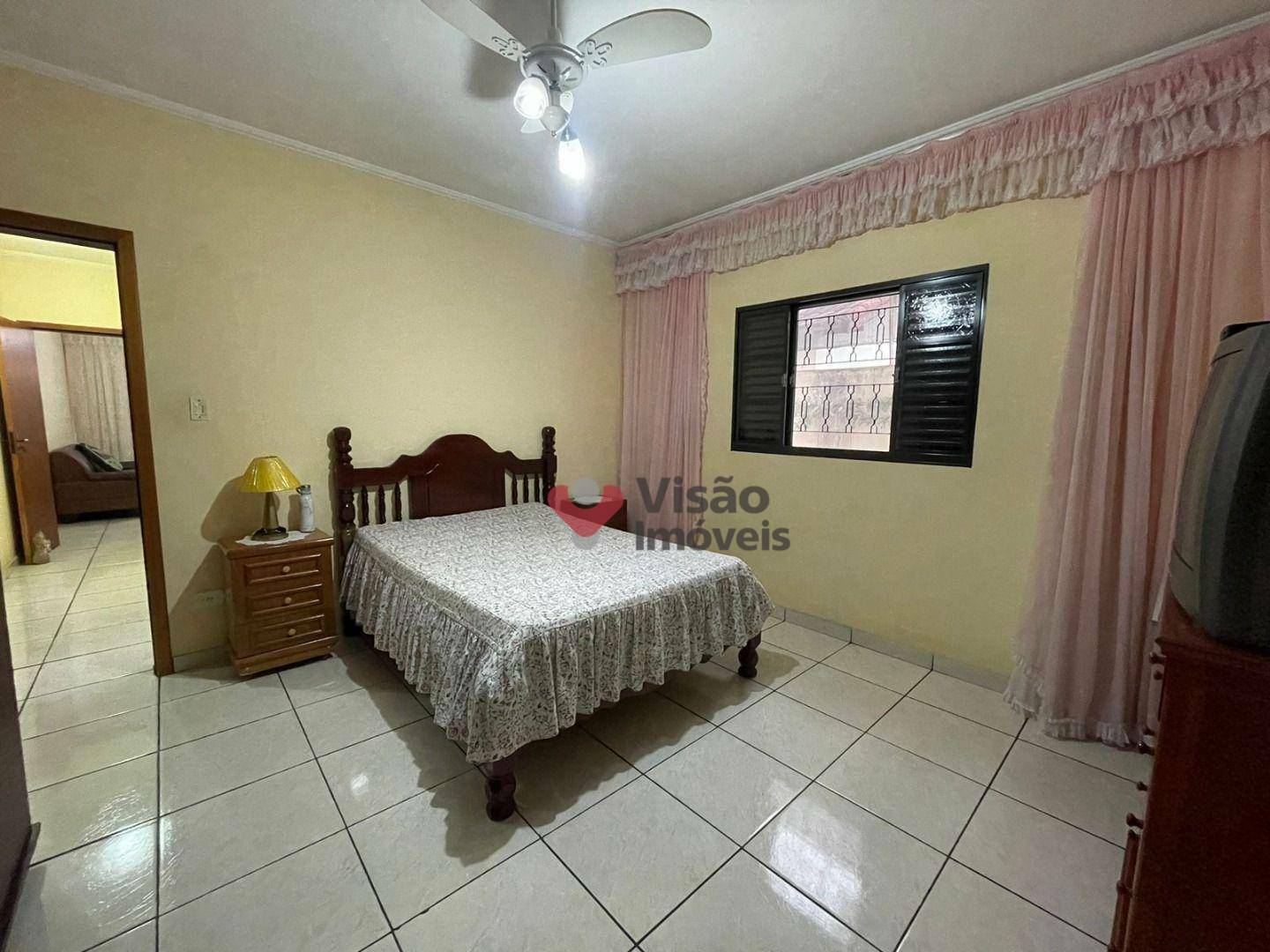 Casa à venda com 3 quartos, 218m² - Foto 5