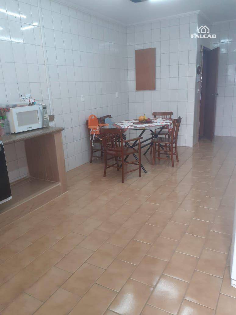 Apartamento à venda com 3 quartos, 222m² - Foto 14