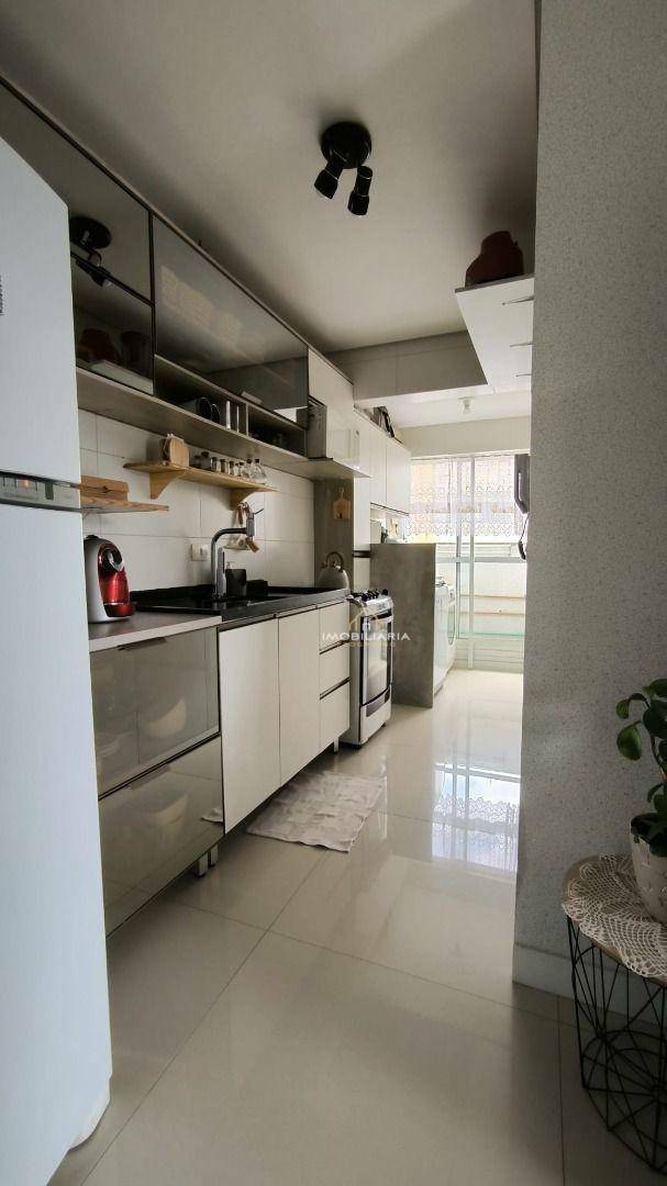 Apartamento à venda com 2 quartos, 64m² - Foto 7