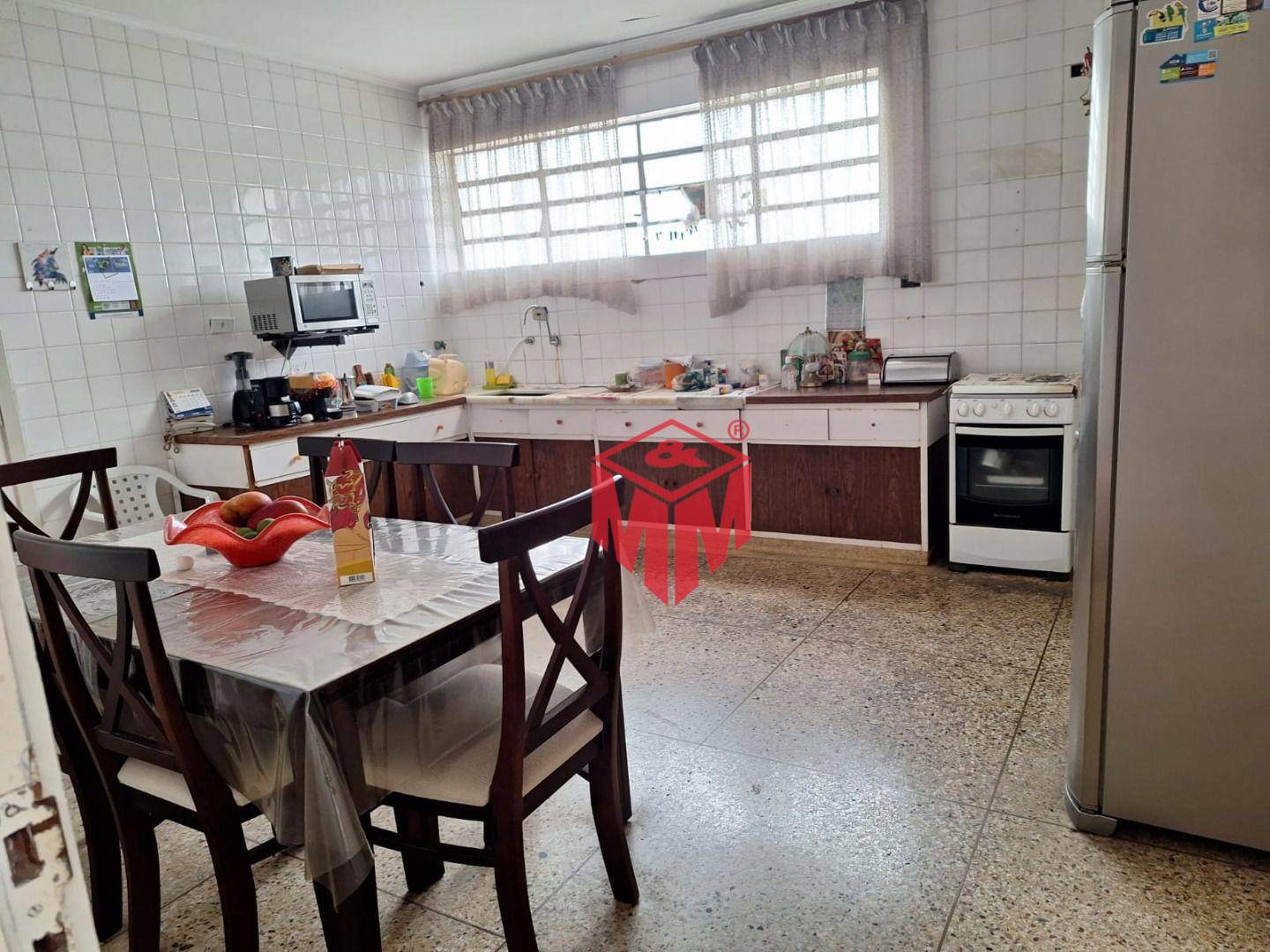 Apartamento à venda com 3 quartos, 185m² - Foto 10