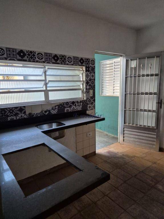 Casa à venda com 6 quartos, 191m² - Foto 7