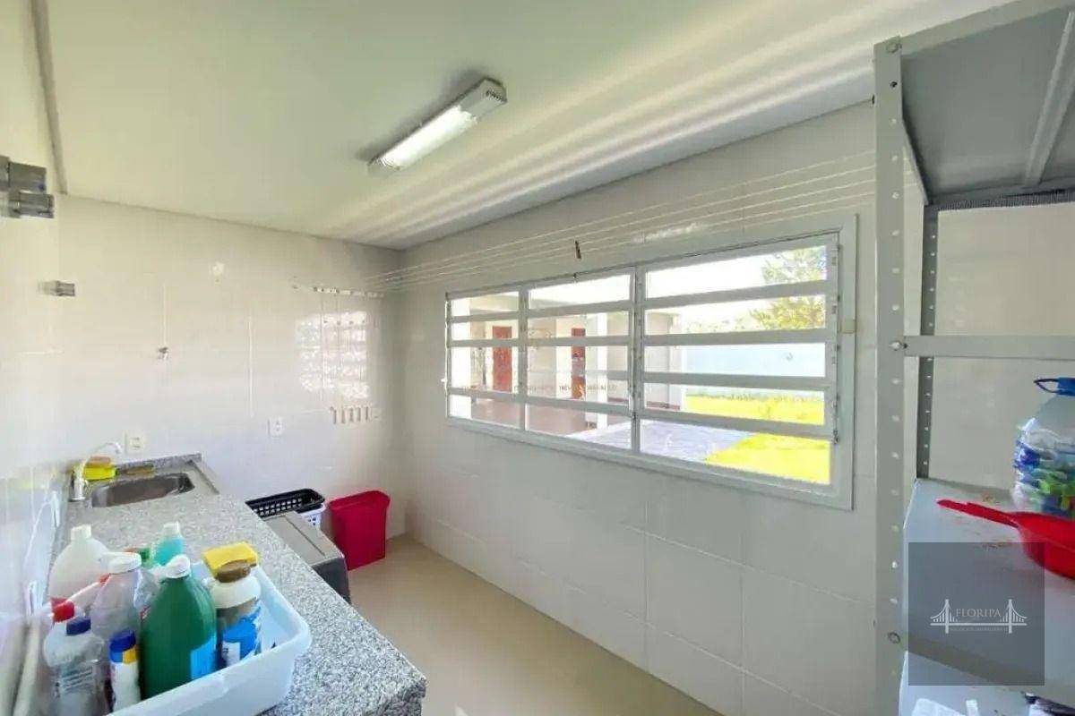 Casa de Condomínio à venda com 4 quartos, 385m² - Foto 10