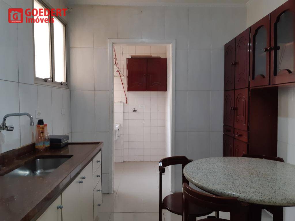 Apartamento à venda com 2 quartos, 68m² - Foto 11