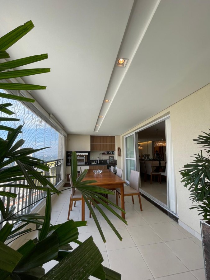 Apartamento à venda com 3 quartos, 176m² - Foto 1