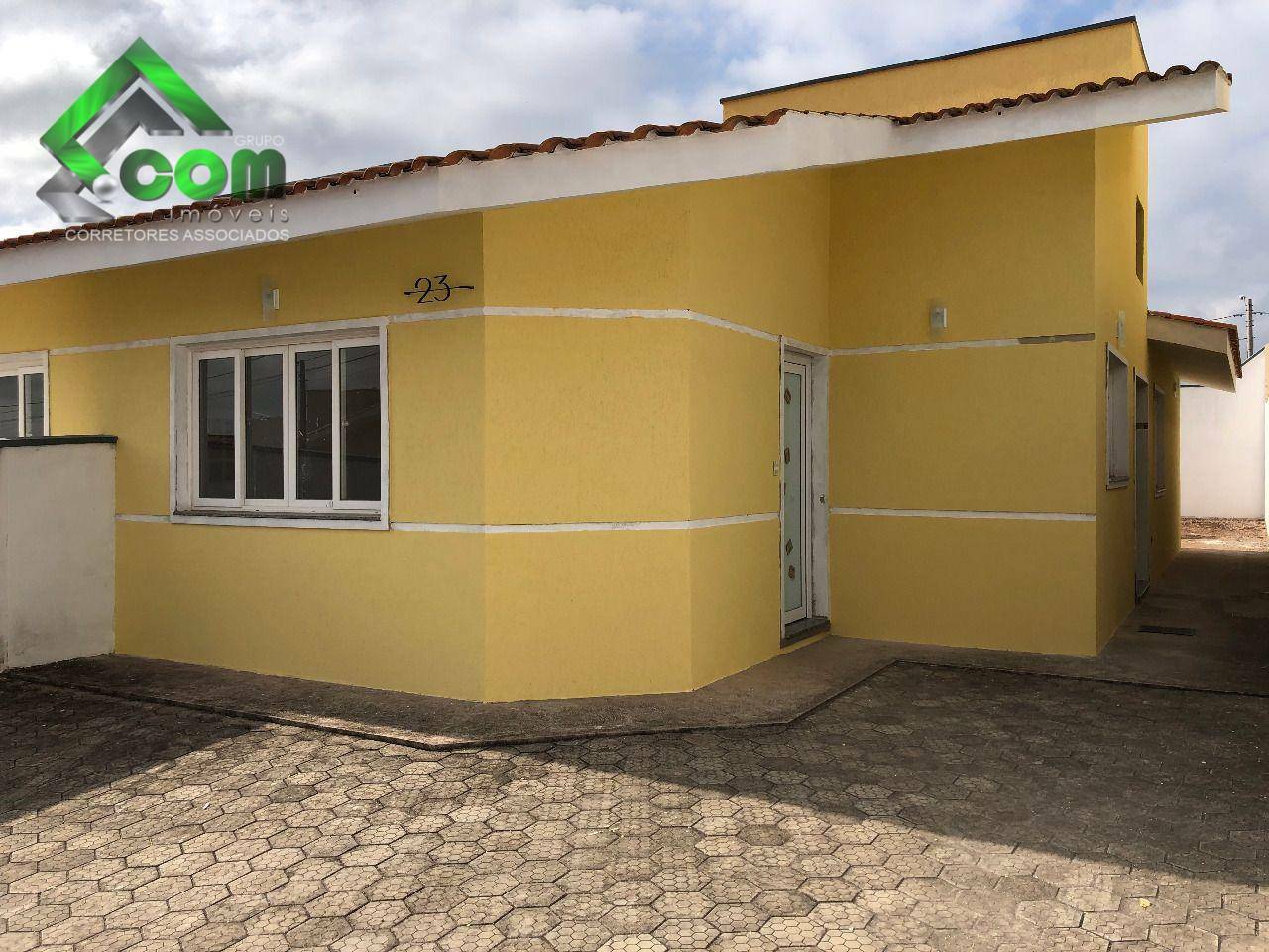 Casa à venda com 3 quartos, 81m² - Foto 1