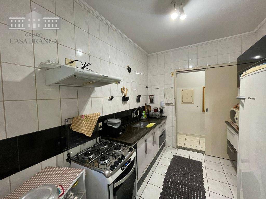 Apartamento à venda com 3 quartos, 82m² - Foto 4