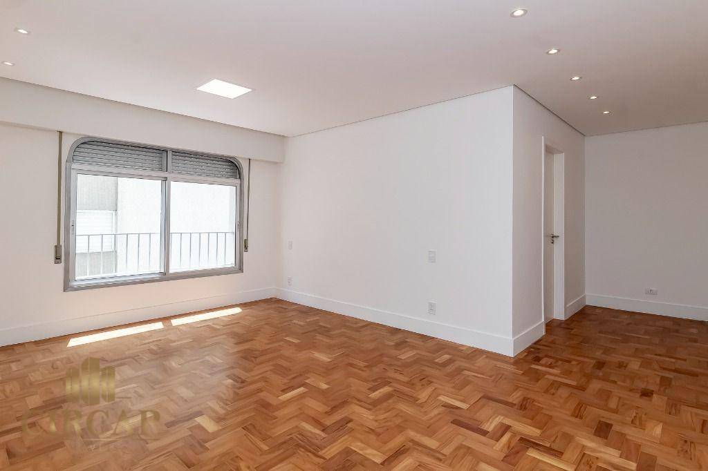 Apartamento à venda com 3 quartos, 220m² - Foto 21