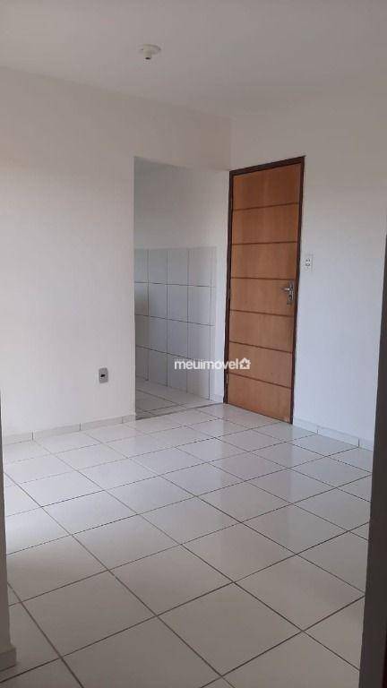 Apartamento à venda com 2 quartos, 42m² - Foto 3