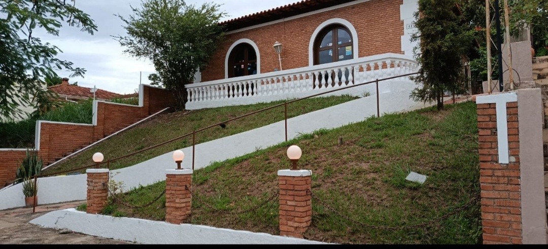 Casa à venda com 2 quartos, 500m² - Foto 1