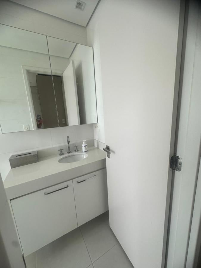 Apartamento para alugar com 2 quartos, 96m² - Foto 12