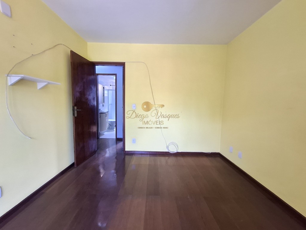 Casa à venda com 3 quartos, 82m² - Foto 12