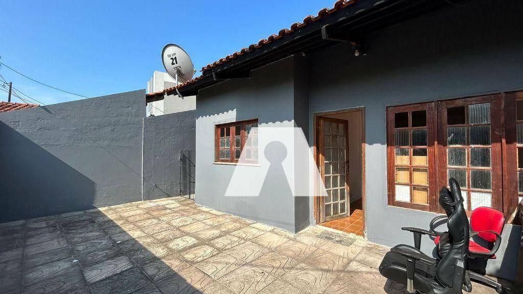 Casa de Condomínio para alugar com 3 quartos, 150m² - Foto 2