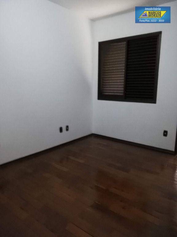 Apartamento à venda com 3 quartos, 146m² - Foto 6