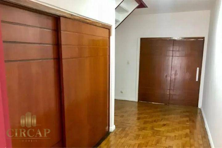 Casa à venda e aluguel com 3 quartos, 200m² - Foto 12