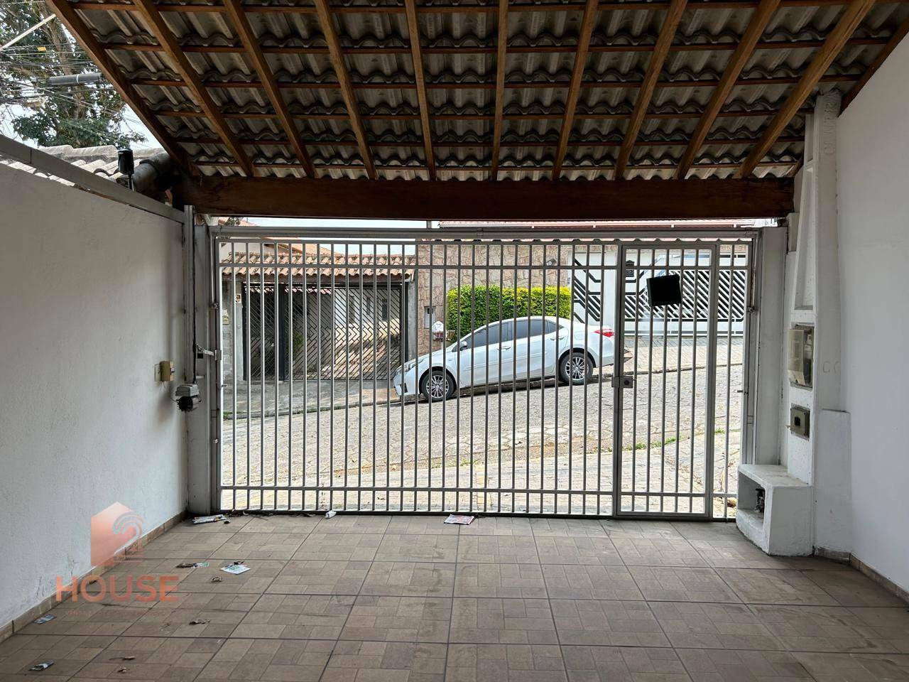 Casa para alugar com 3 quartos, 180m² - Foto 9