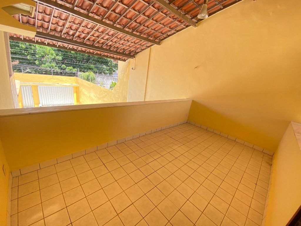 Casa para alugar com 5 quartos, 233m² - Foto 13