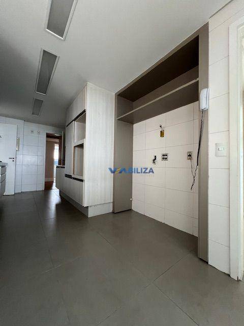 Apartamento à venda com 3 quartos, 264m² - Foto 14