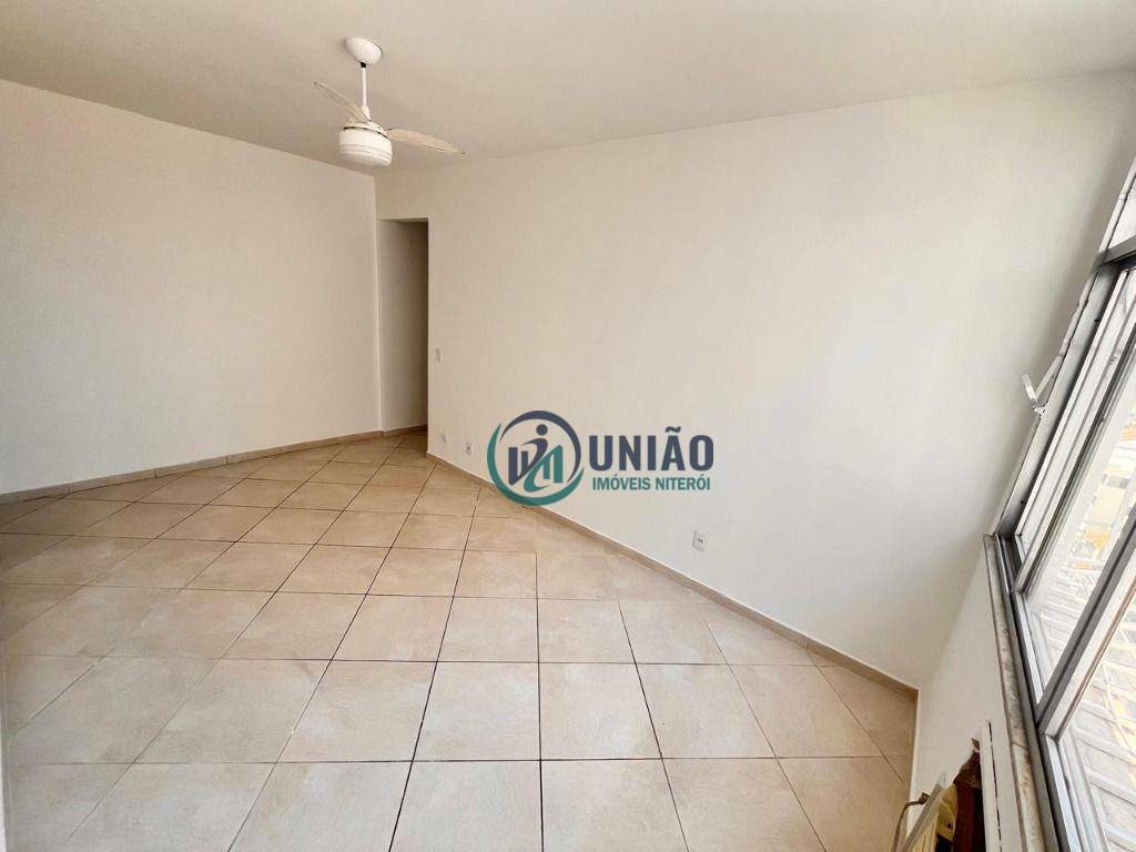 Apartamento à venda com 2 quartos, 70m² - Foto 5