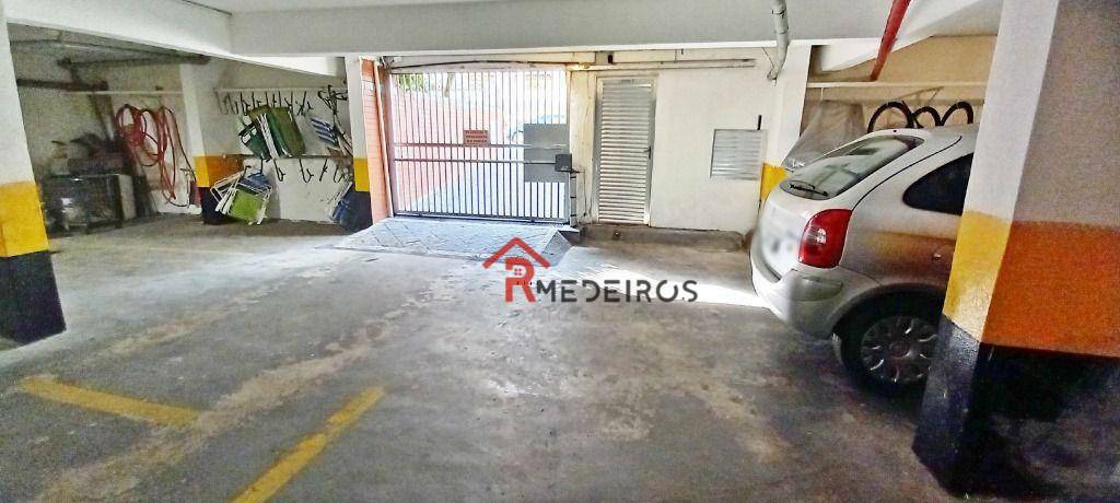 Apartamento à venda com 2 quartos, 80m² - Foto 17