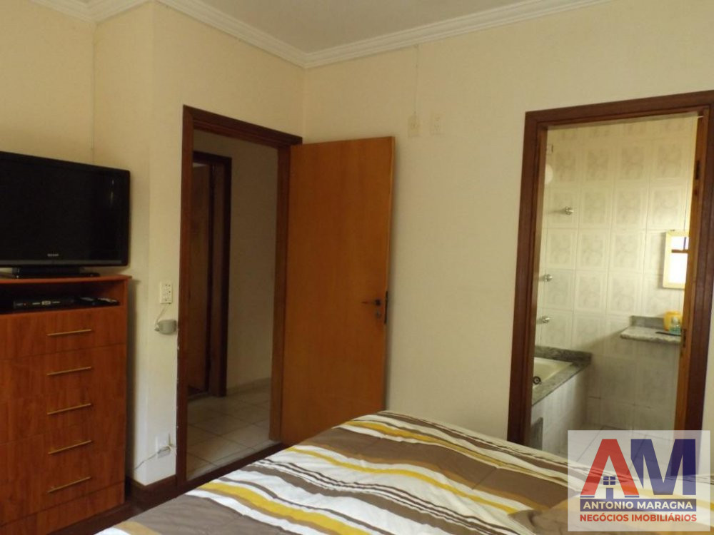 Casa à venda com 3 quartos, 240m² - Foto 10