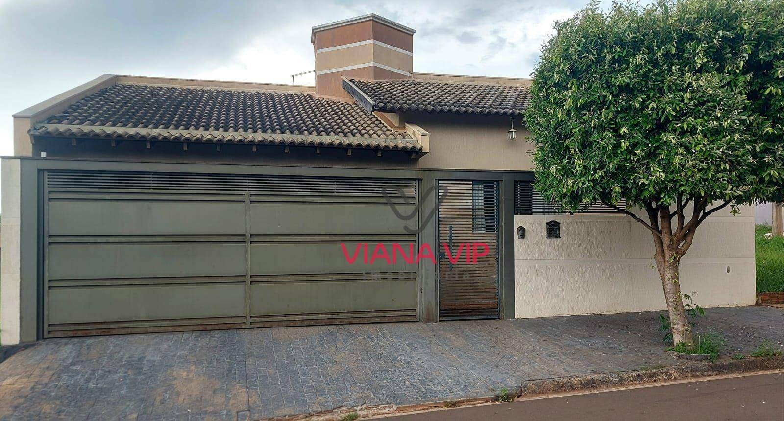 Casa à venda com 3 quartos, 250M2 - Foto 1