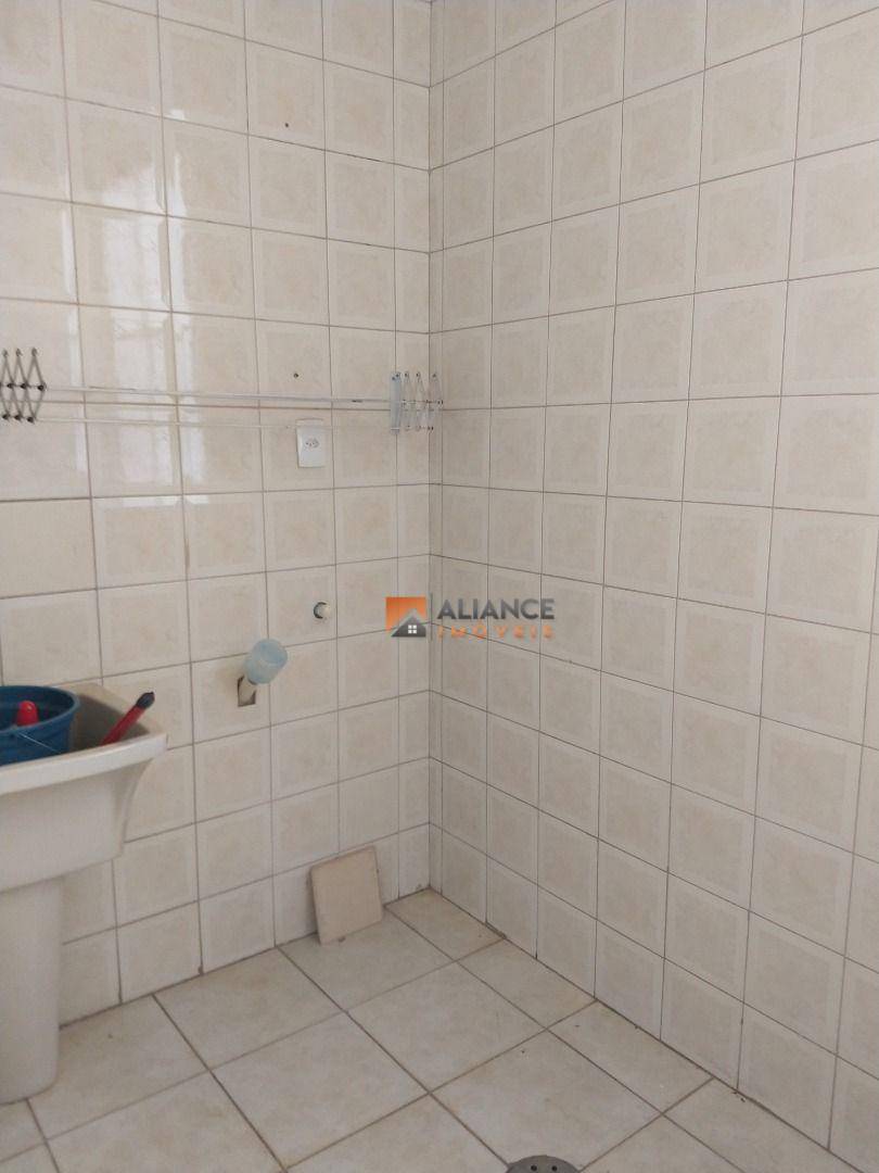 Apartamento à venda com 3 quartos, 97m² - Foto 17