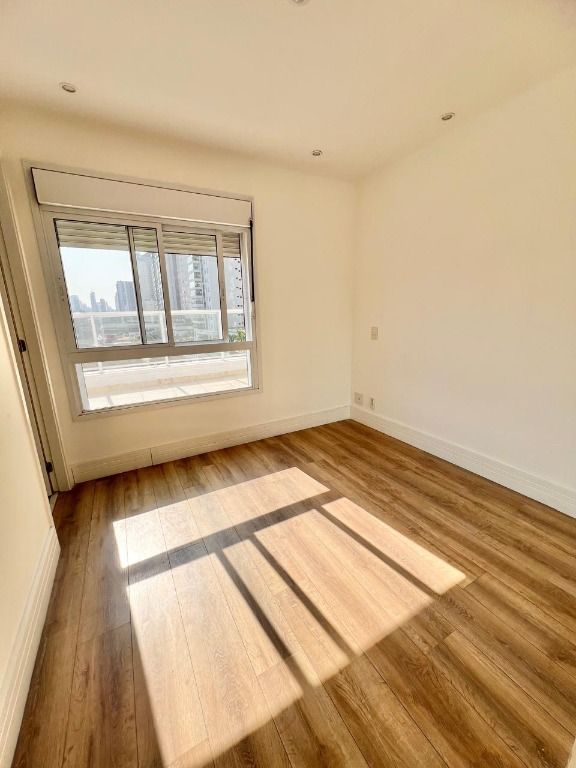 Apartamento para alugar com 2 quartos, 93m² - Foto 11