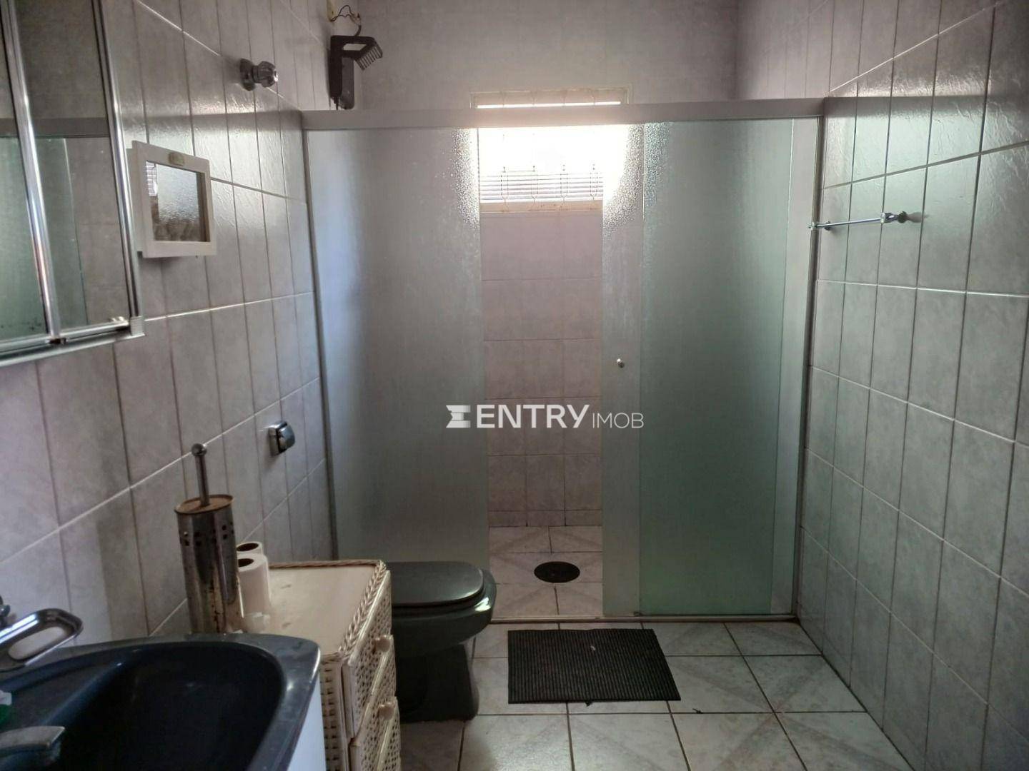 Casa de Condomínio para alugar com 3 quartos, 380m² - Foto 19