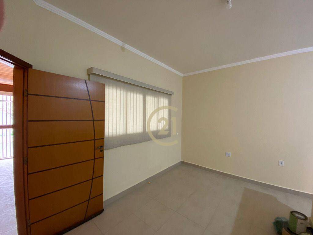 Casa à venda com 3 quartos, 120m² - Foto 1