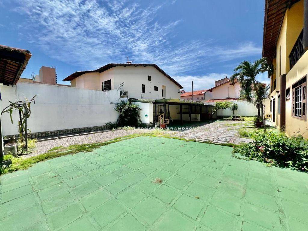 Casa à venda com 9 quartos, 521m² - Foto 6