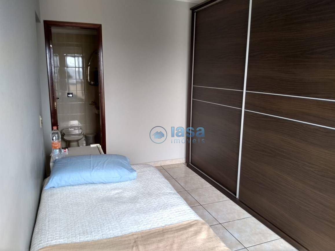 Apartamento à venda com 3 quartos, 140m² - Foto 12