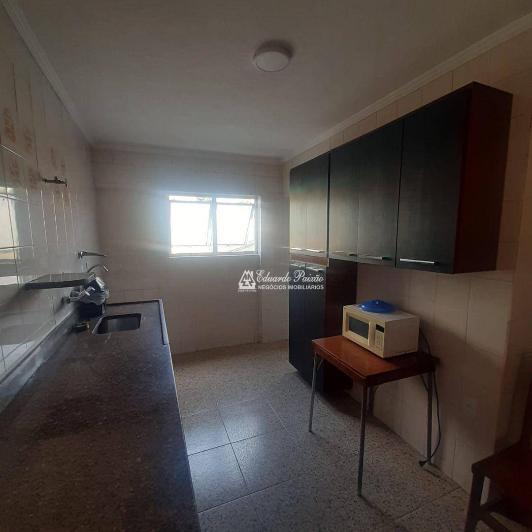 Apartamento para alugar com 2 quartos, 100m² - Foto 16