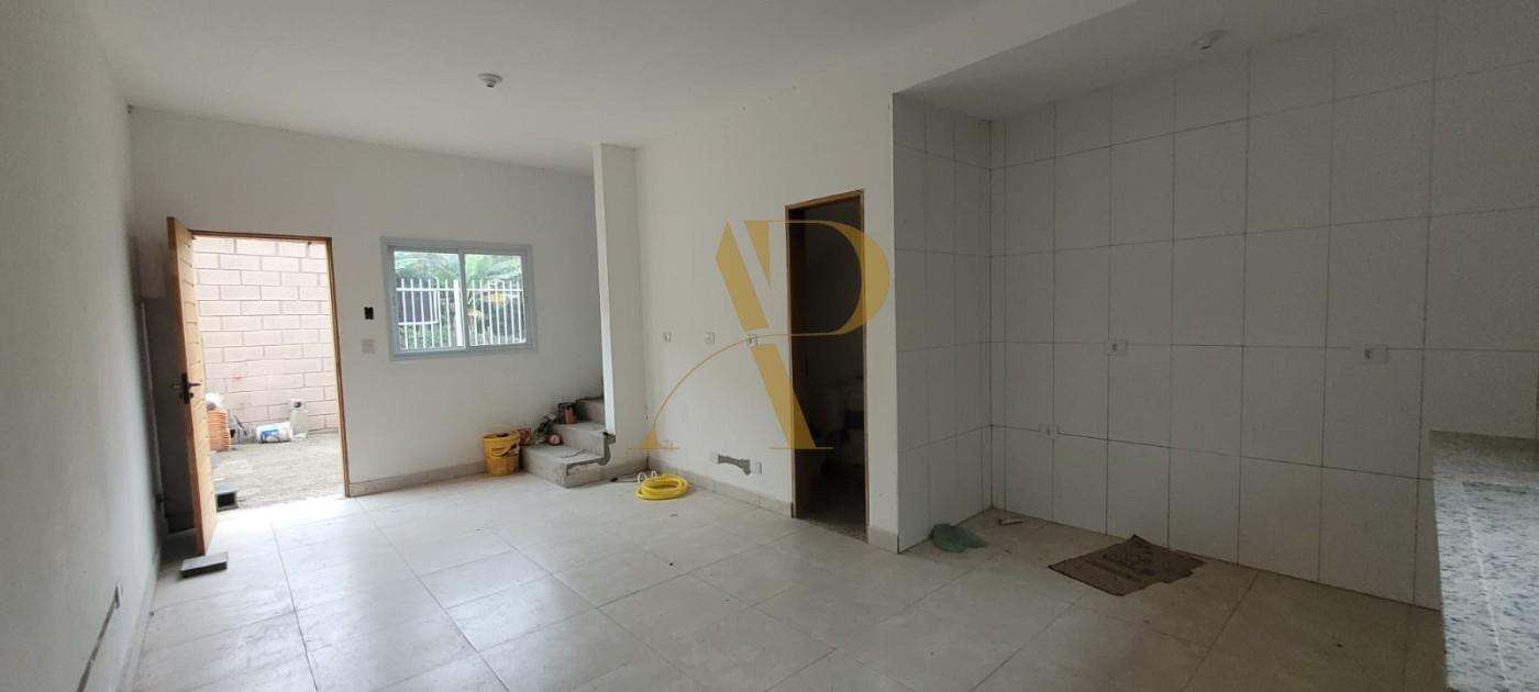 Casa à venda com 2 quartos, 64m² - Foto 3