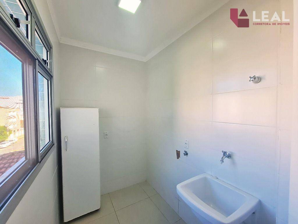 Apartamento para alugar com 2 quartos, 60m² - Foto 9