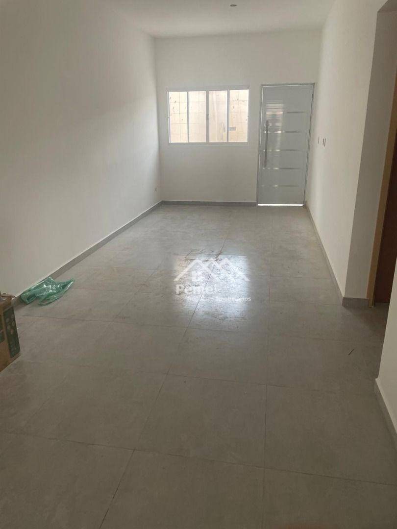 Casa à venda com 2 quartos, 60m² - Foto 2