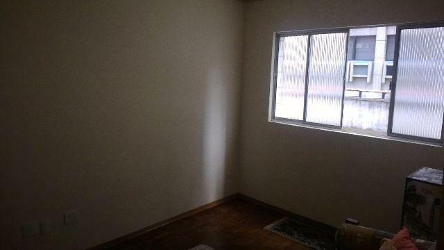 Apartamento à venda com 2 quartos, 70m² - Foto 2