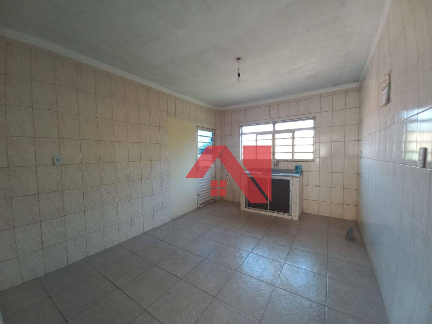 Casa à venda com 2 quartos, 80m² - Foto 2