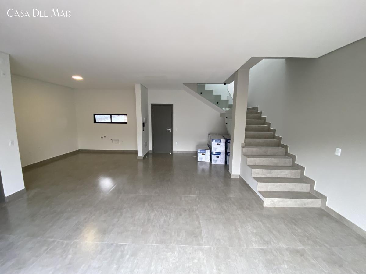 Casa à venda com 3 quartos, 220m² - Foto 11