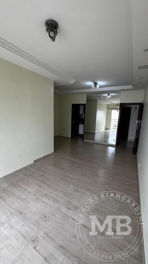 Apartamento à venda com 3 quartos, 120m² - Foto 8