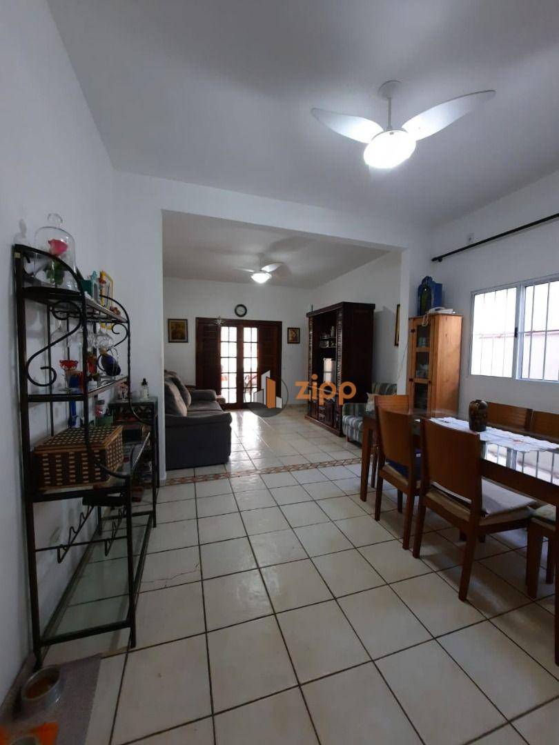 Sobrado à venda com 3 quartos, 200m² - Foto 20